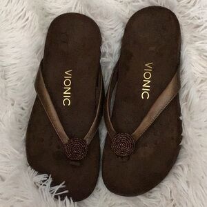 Vionic Women's Brown Flip Flops size 5